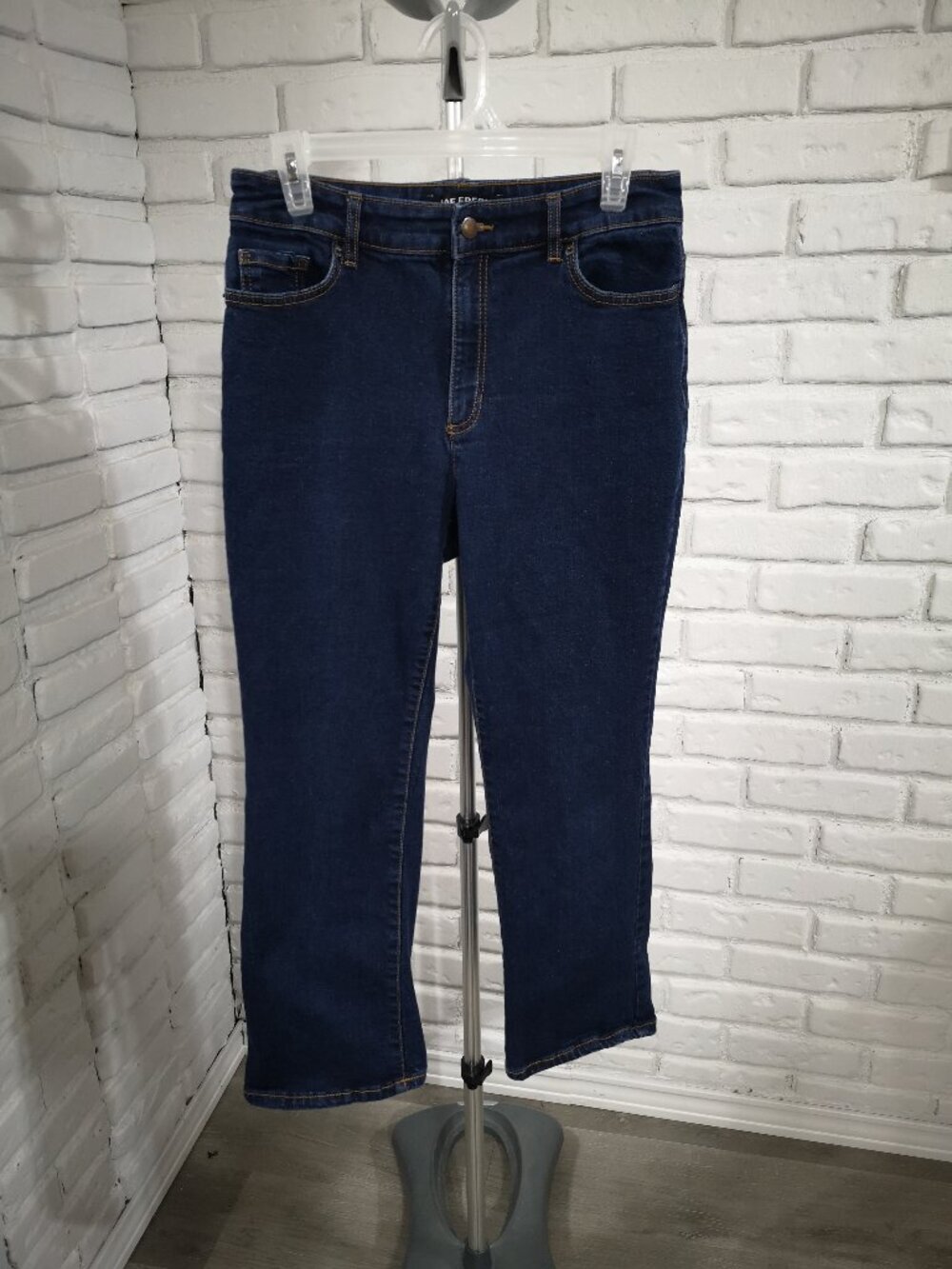 Joe Fresh Ladies Size 29 High Rise Kick Flare Medium Wash Blue Jeans